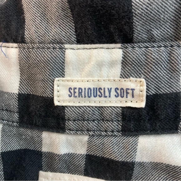 American Eagle women’s long sleeve button down black buffalo check Large - Picture 7 of 7